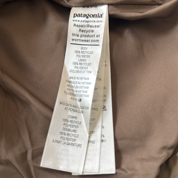 Women’s XL Patagonia thigh length jacket - Picture 5 of 5